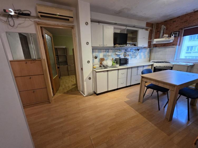 Apartament cu 2 camere decomandat, mobilat în Vitan