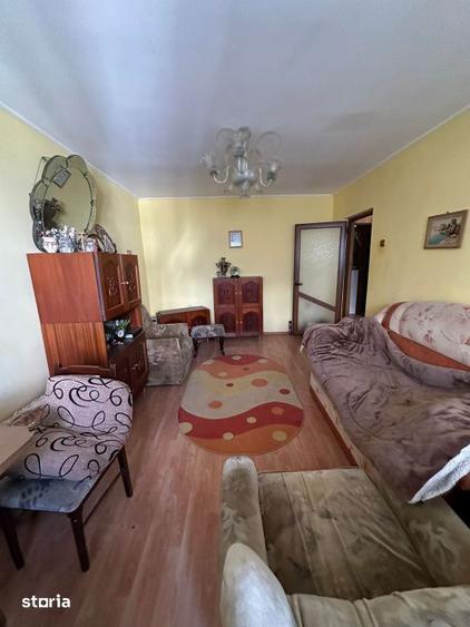 Apartament cu 3 camere decomandat, mobilat în Lacu Dulce