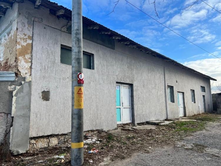 Spațiu industrial, de 230 mp, în Central