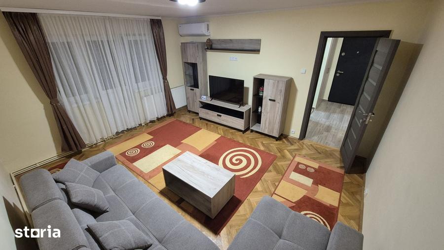 Apartament cu 3 camere în Micro 16