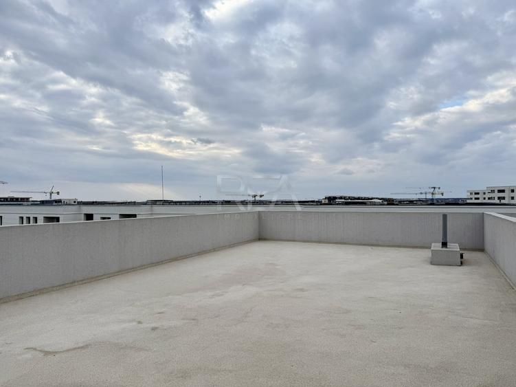 Penthouse cu 2 camere decomandat în Pipera