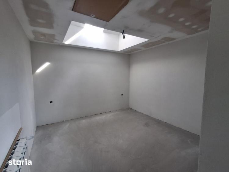 Casă cu 5 camere cu Teren 259 Mp în Brestei