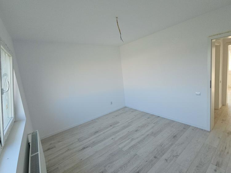 Casă individuală cu 4 camere cu Teren 452 Mp în Săbăreni