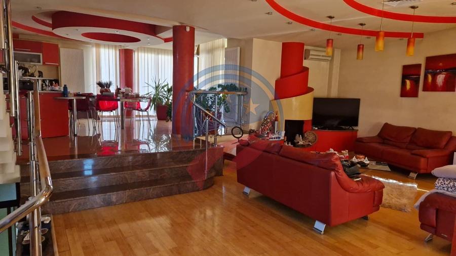 Casă individuală cu 5 camere cu Canalizare în Siloz