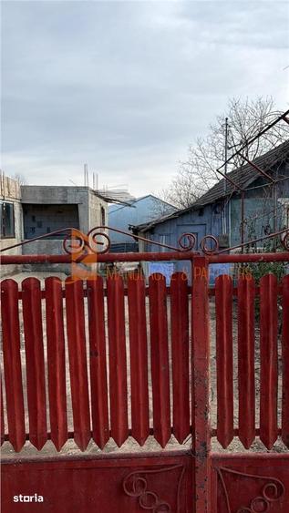 Casă cu 4 camere decomandat cu Teren 1291 Mp în Stâlpu