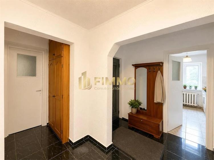 Apartament cu 4 camere decomandat în George Enescu