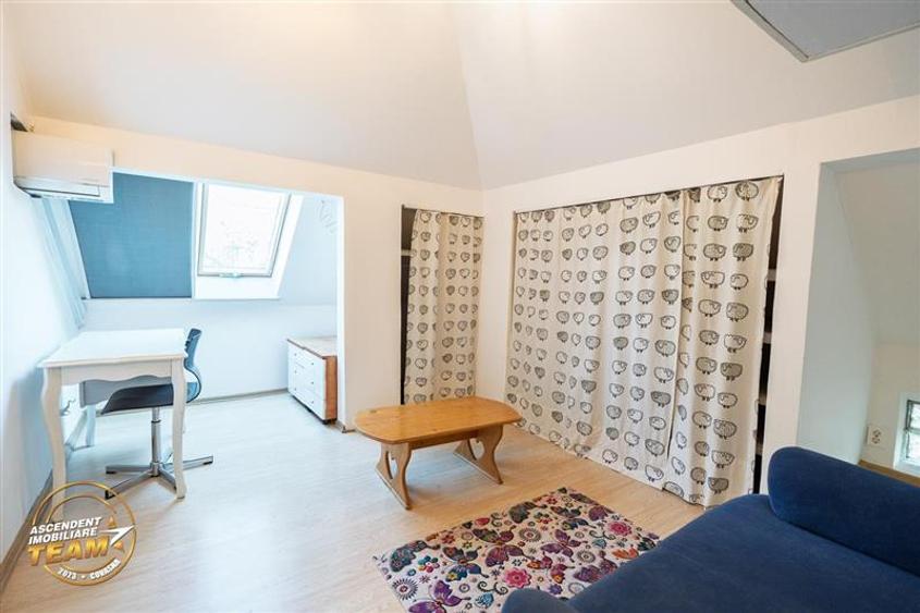 Casă cu 7 camere cu Teren 2822 Mp în Căpeni