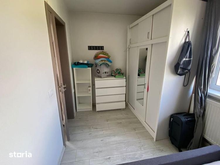 Apartament cu 2 camere semidecomandat în Petrișor