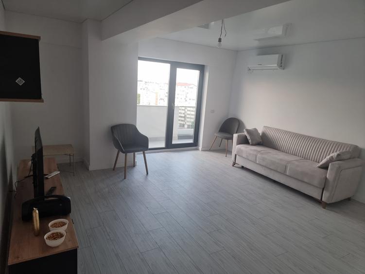 Apartament cu 2 camere decomandat în Nicolina