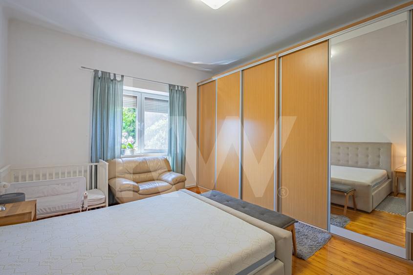 Apartament cu 2 camere semidecomandat, mobilat în Lupeni
