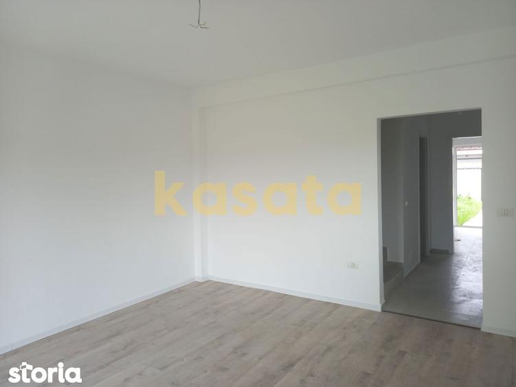 Casă cu 3 camere cu Canalizare în Central