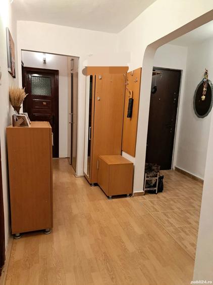 Apartament cu 4 camere decomandat în Exterior Vest