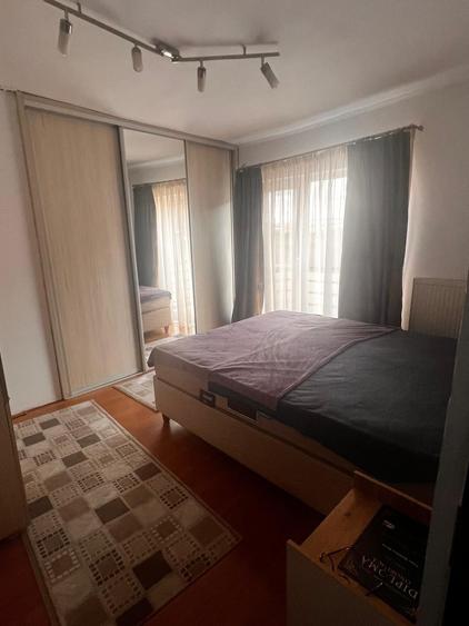 Inchiriez apartament 4 camere - 8