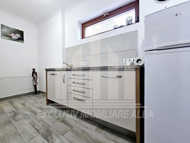 Apartament cu 2 camere decomandat, mobilat în Central
