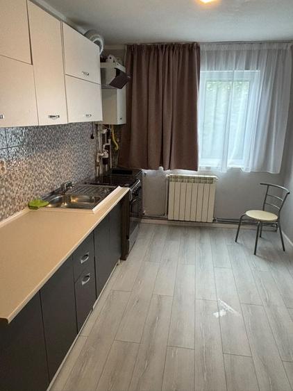 Apartament cu 3 camere în Micro 40