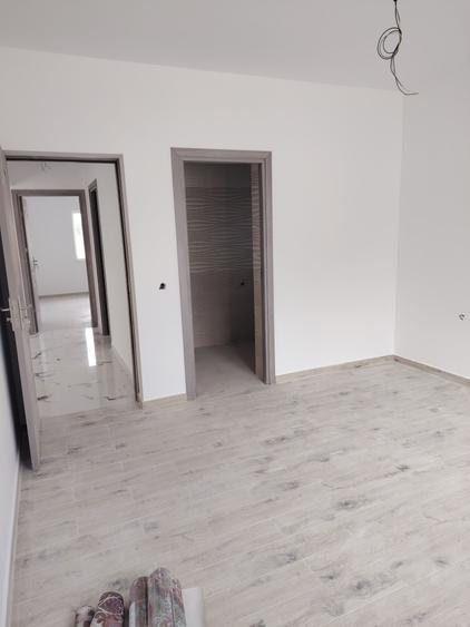 Casă cu 3 camere cu Teren 400 Mp în Oșorhei