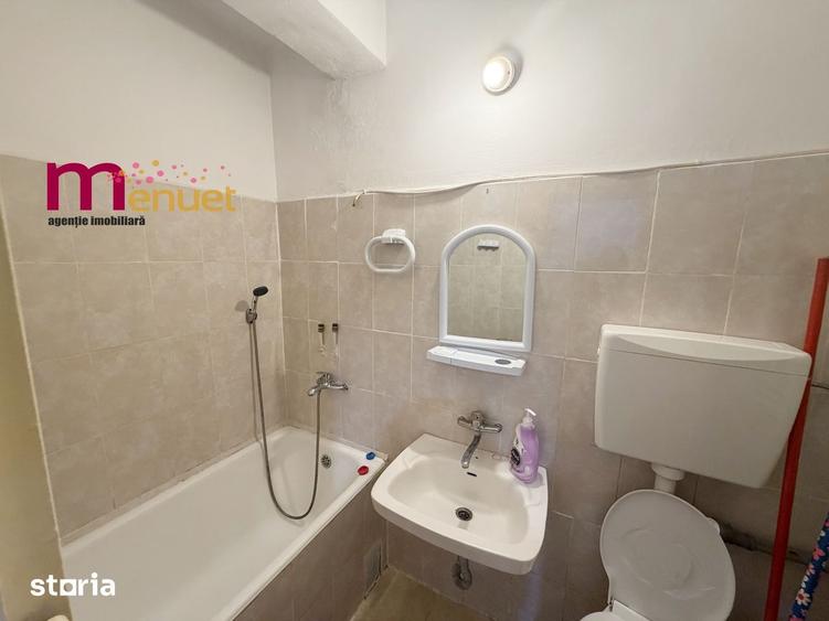 Garsonieră în Vest