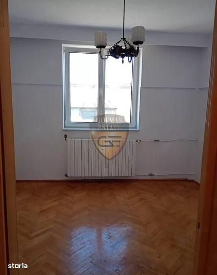Apartament cu 4 camere decomandat în Ștefan cel Mare
