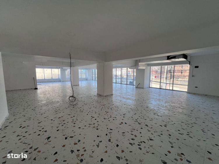 Spațiu comercial, de 210 mp, în Nicolina