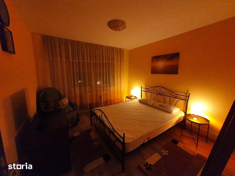 Apartament cu 3 camere semidecomandat în Tomis II