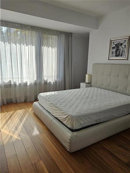 Apartament cu 3 camere semidecomandat, mobilat în Kiseleff