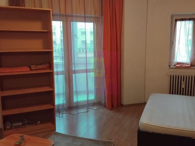 Garsonieră decomandată, mobilată în P-ța Alba Iulia