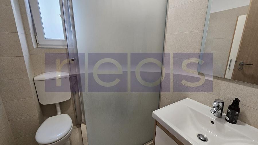 Casă cu 5 camere cu Canalizare în Central