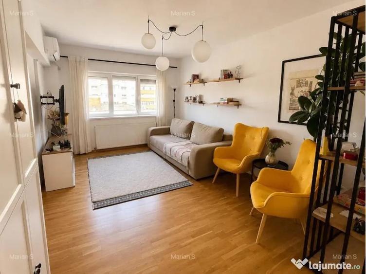 Apartament cu 4 camere semidecomandat în Tractorul