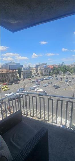 Apartament cu 3 camere decomandat în Romană