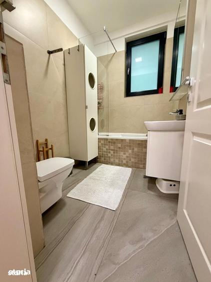 Apartament cu 3 camere semidecomandat în 13 Septembrie