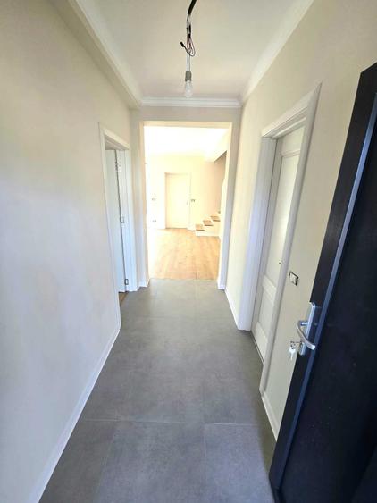 Casă cu 3 camere în Sânandrei