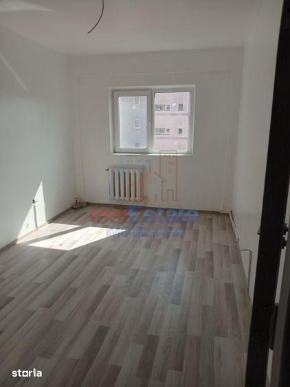 Apartament cu 2 camere decomandat în Mircea cel Bătrân