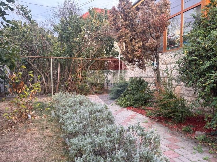 Apartament cu 3 camere semidecomandat în Grigorescu