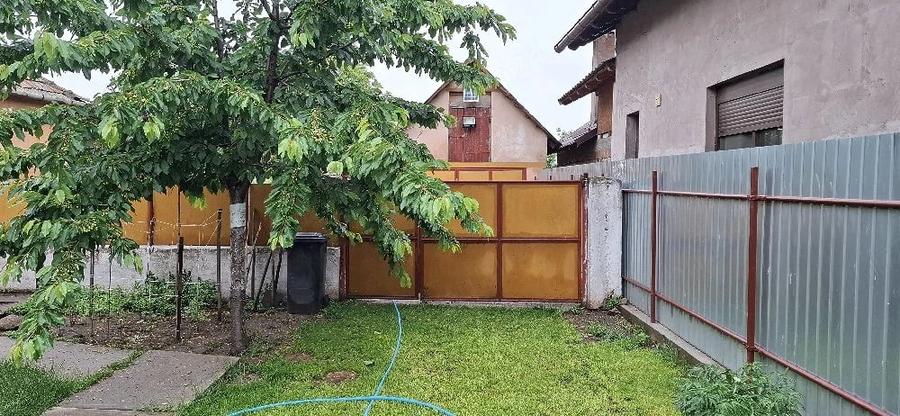 Casă cu 4 camere cu Teren 718 Mp în Pesac