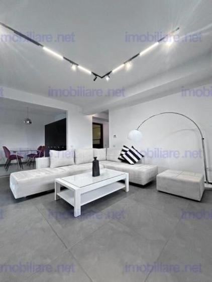 Apartament cu 3 camere decomandat, mobilat în Băneasa