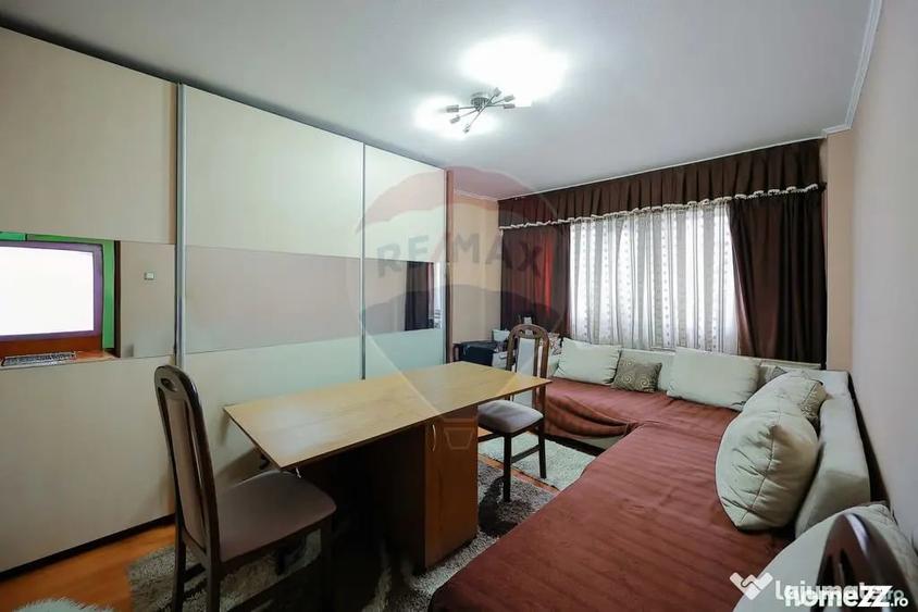 Apartament cu 4 camere decomandat în Rogerius