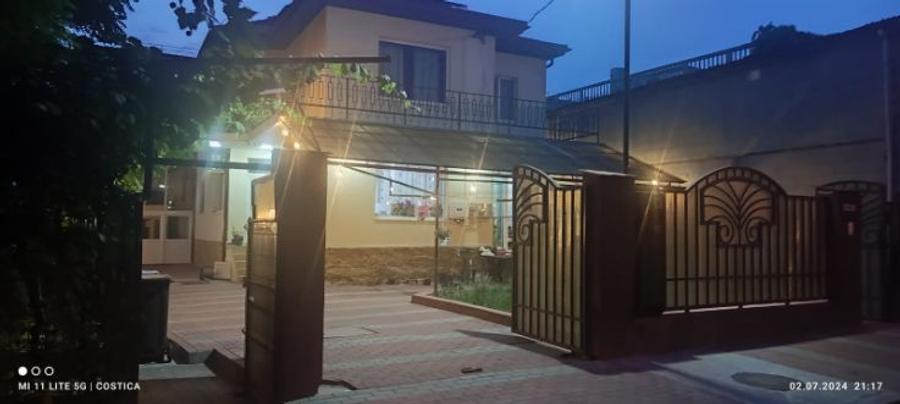 Casă individuală cu 9 camere cu Teren 365 Mp în Eforie Nord