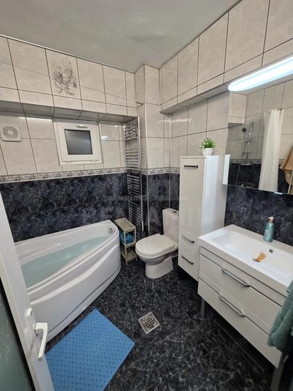 Apartament cu 4 camere semidecomandat în Ultracentral