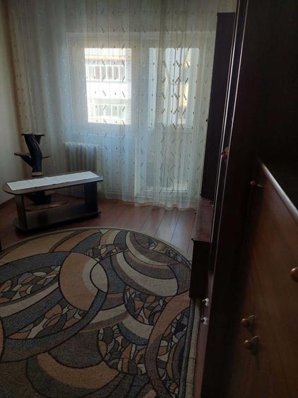 inchiriez apartament cu 3 camere - 8