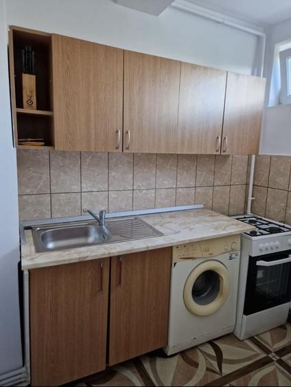 Garsonieră decomandată în Central