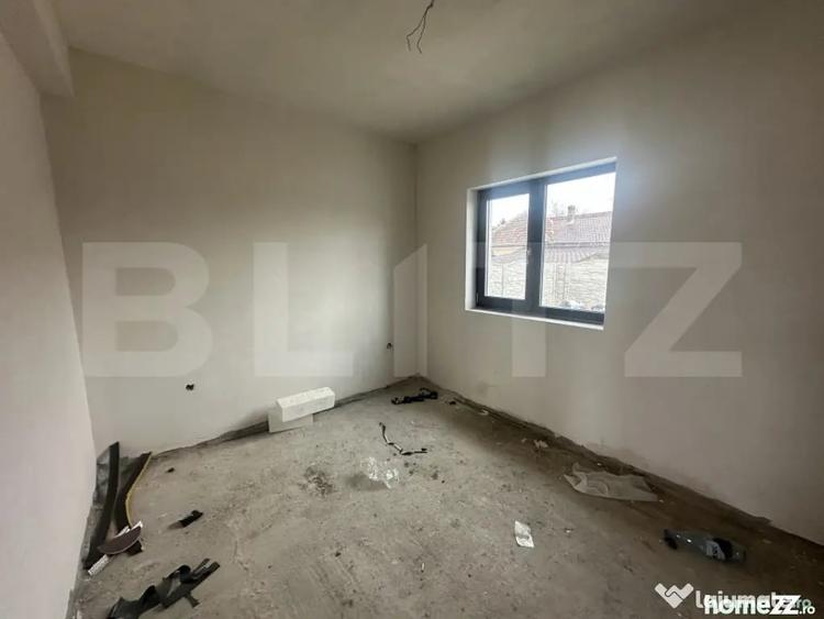 Casă cu 4 camere cu Teren 300 Mp în Lazuri