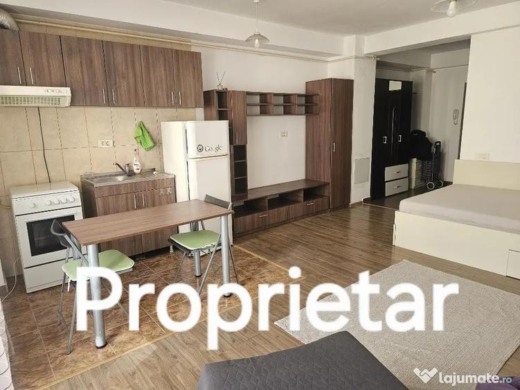 Garsonieră în Roșu