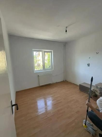 Apartament cu 2 camere decomandat în Ostroveni