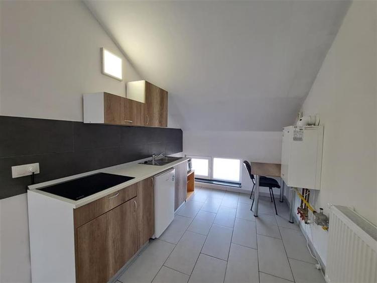 Apartament cu 2 camere semidecomandat, mobilat în Bulgaria
