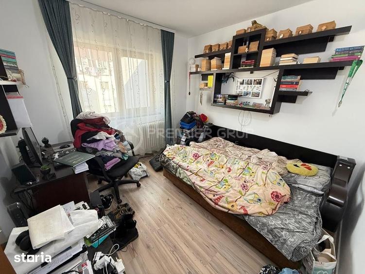 Apartament cu 3 camere semidecomandat în Mircea cel Bătrân