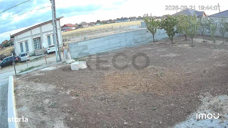 Casă cu 4 camere cu Teren 1000 Mp în Nojorid