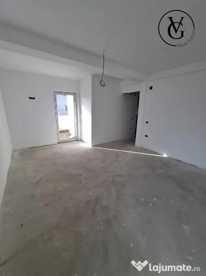 Casă cu 5 camere cu Teren 240 Mp în Valu lui Traian