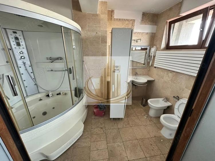 Apartament cu 4 camere semidecomandat în Central