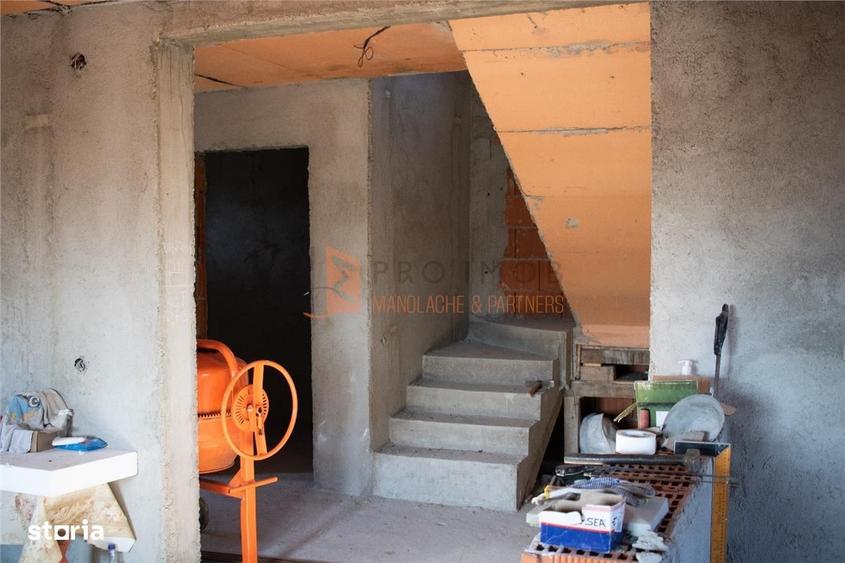 Casă cu 4 camere decomandat în Căpățânești