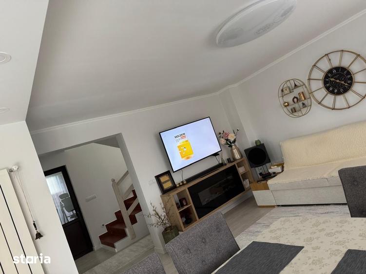 Casă cu 4 camere cu Teren 550 Mp în Central